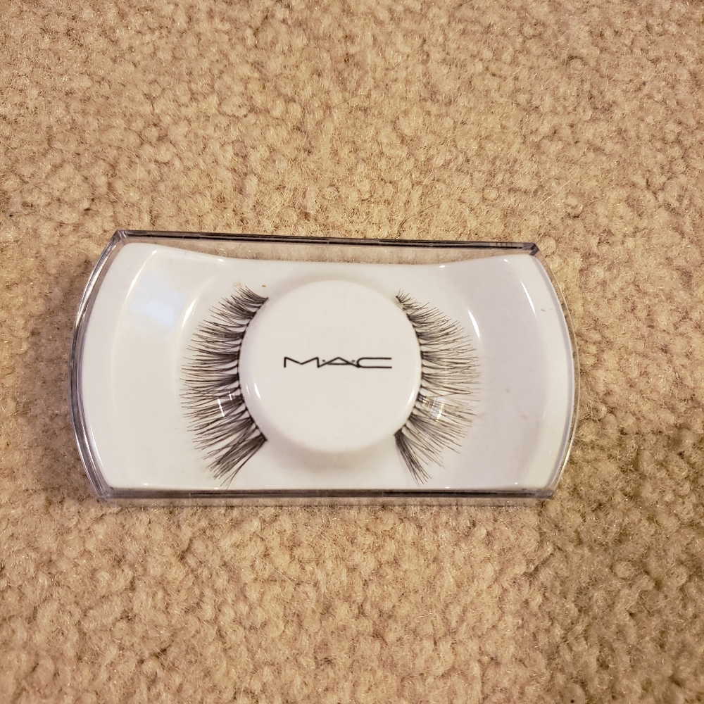 MAC cosmetics false eyelashes #36